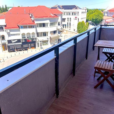Old Town View- Ultracentral Apartment Targoviste Zewnętrze zdjęcie