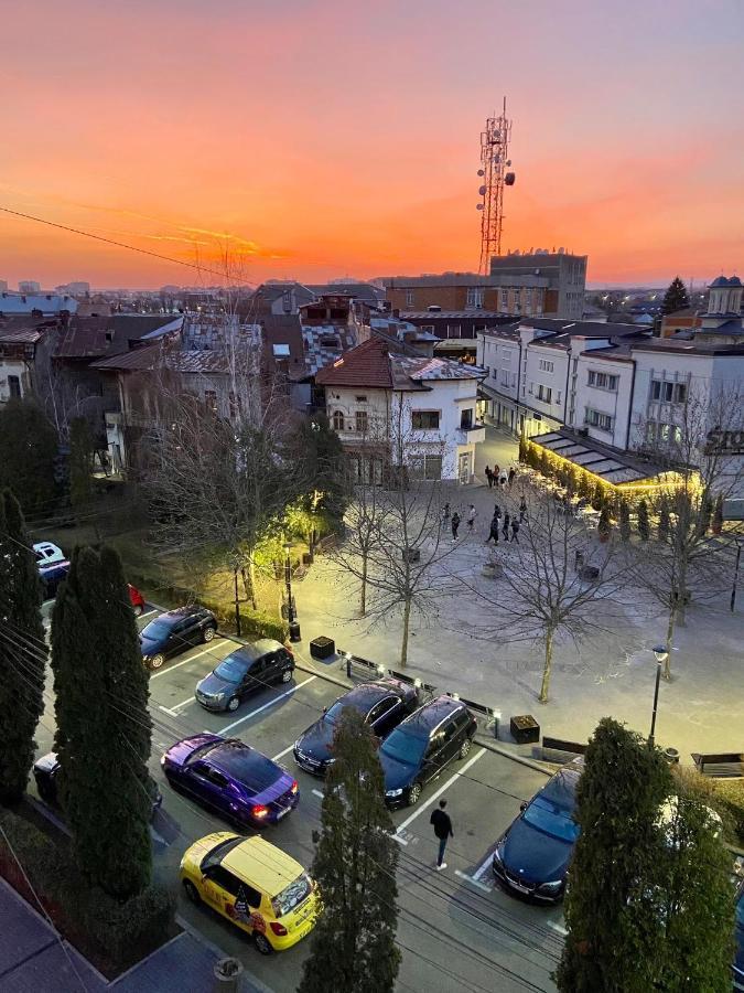 Old Town View- Ultracentral Apartment Targoviste Zewnętrze zdjęcie