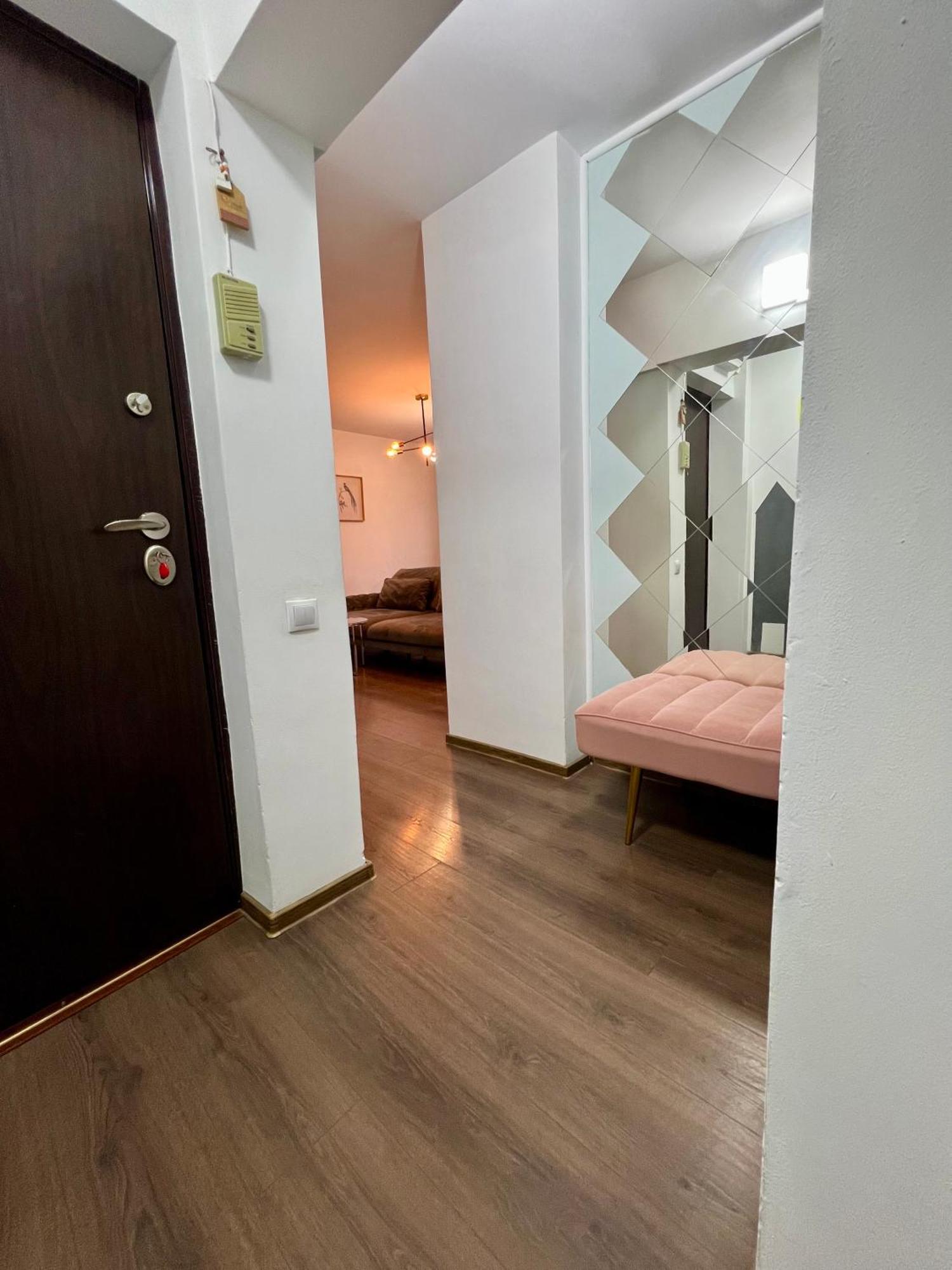 Old Town View- Ultracentral Apartment Targoviste Zewnętrze zdjęcie