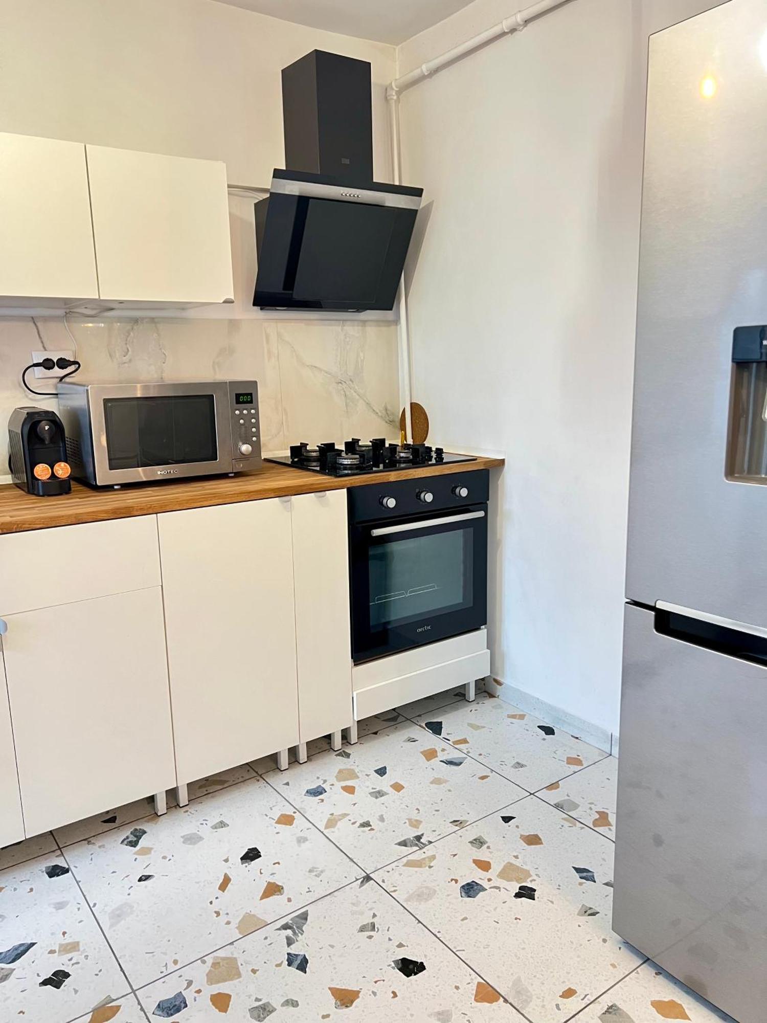 Old Town View- Ultracentral Apartment Targoviste Zewnętrze zdjęcie